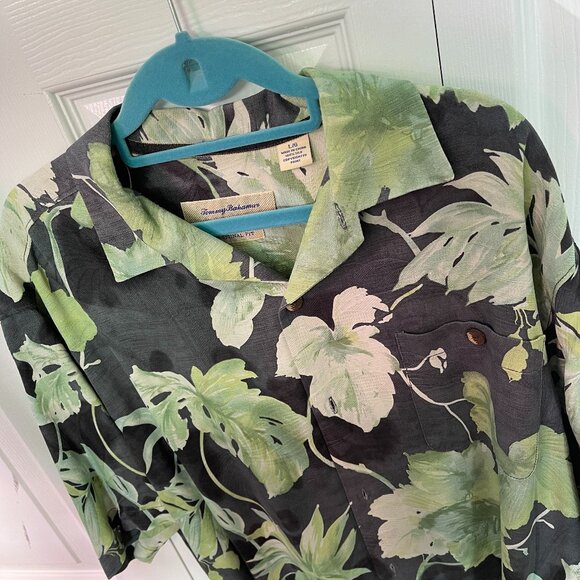 Tommy Bahama Grey Green Print Button-Down Shirt Large - Picture 1 of 5